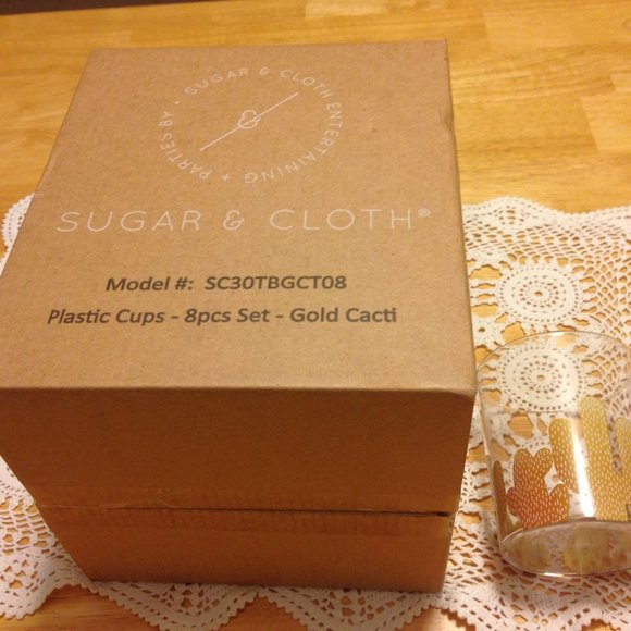Sugar & Cloth 8 pc Gold Cacti plastic cups - Picture 2 of 7